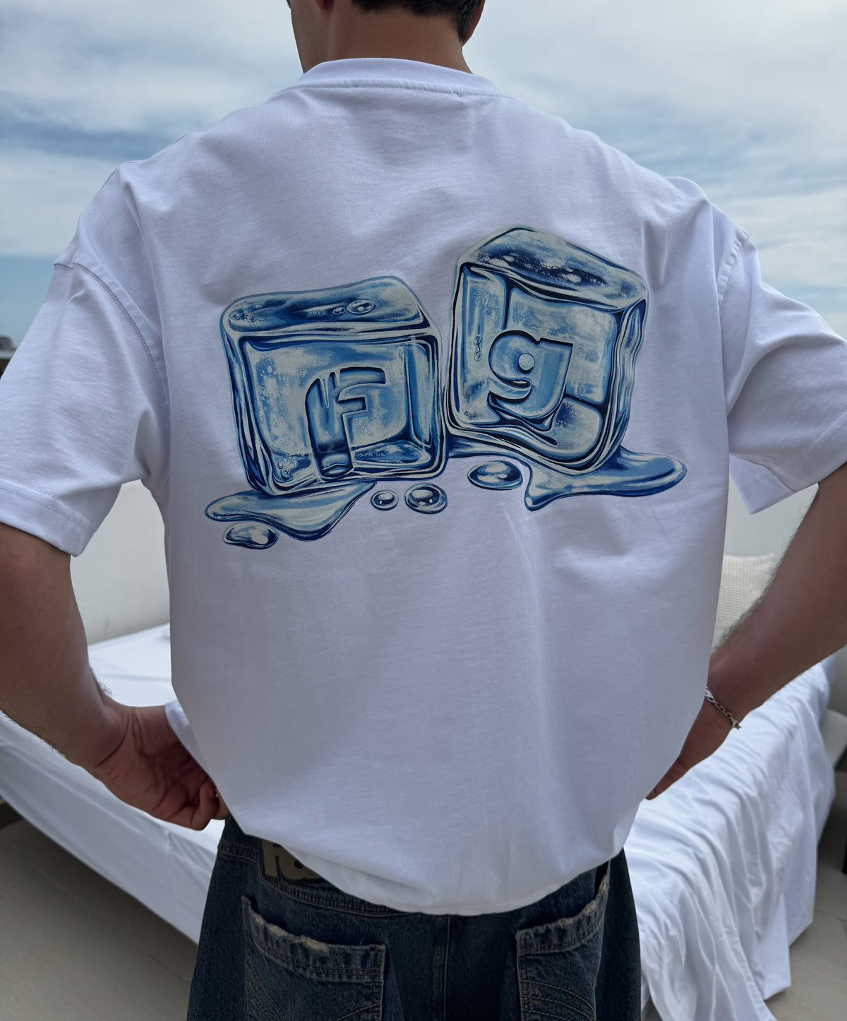 Polera Fake Gods Ice Cube White