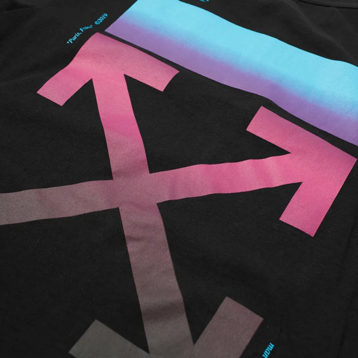 Polera Off-White Gradient S/S Over Multicolor