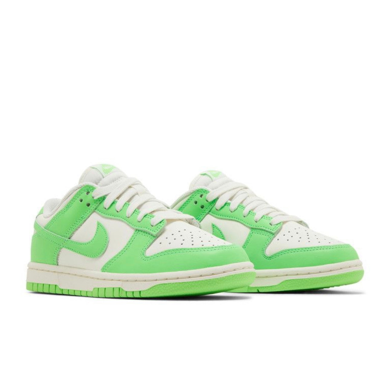Nike Dunk Low Green Strike (W)