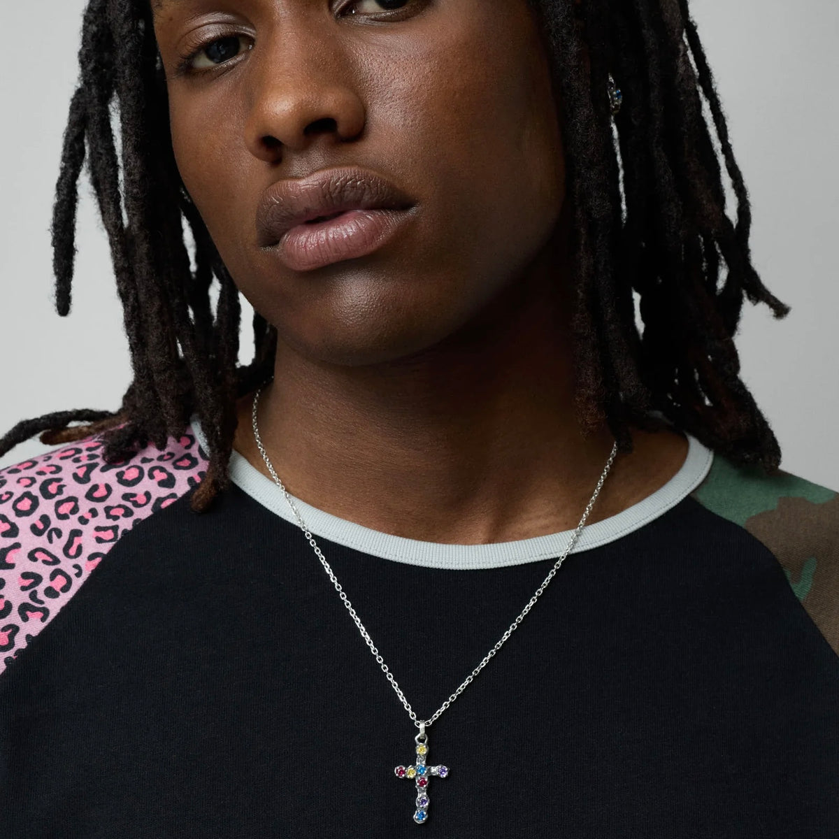 Collar Twojeys Multicolor Stone Cross Necklace