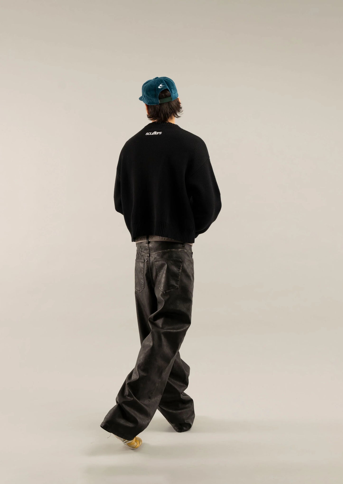 Sweater Scuffers Essential Black Knit