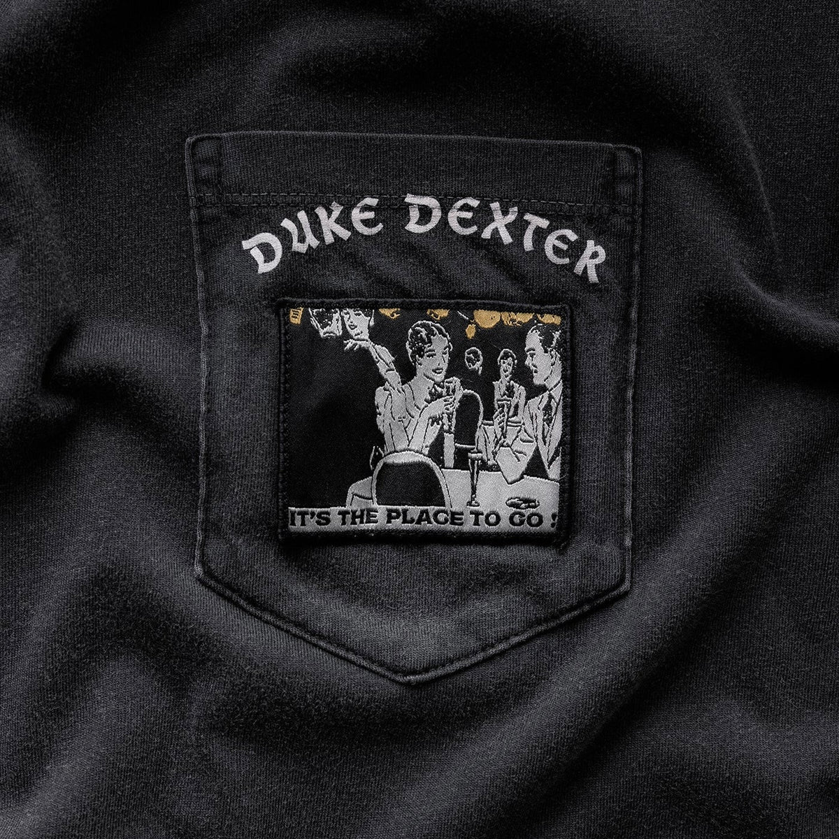 Polera Duke + Dexter MC It's The Place To Go