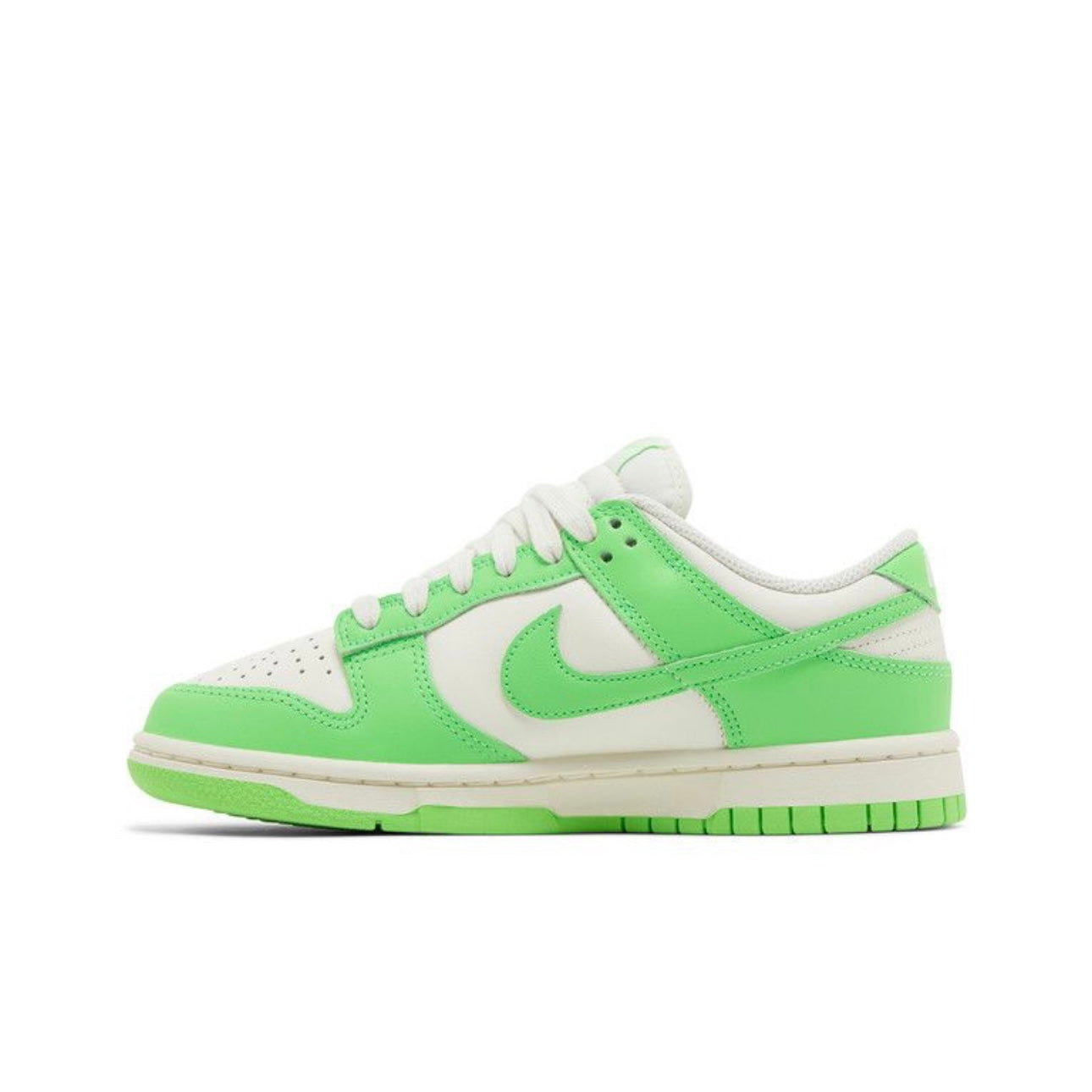 Nike Dunk Low Green Strike (W)