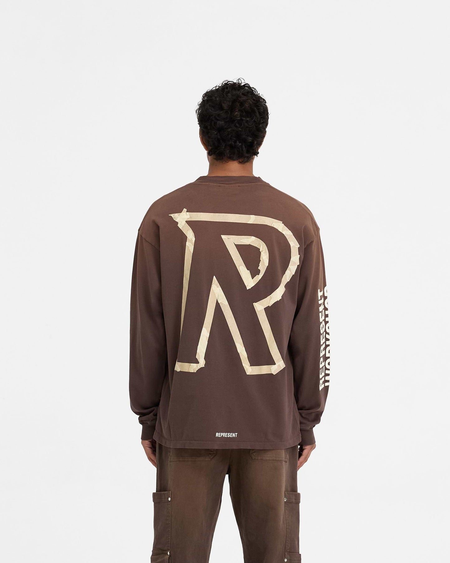 Polera Represent Masking Tape Initial Long Sleeve Cedar