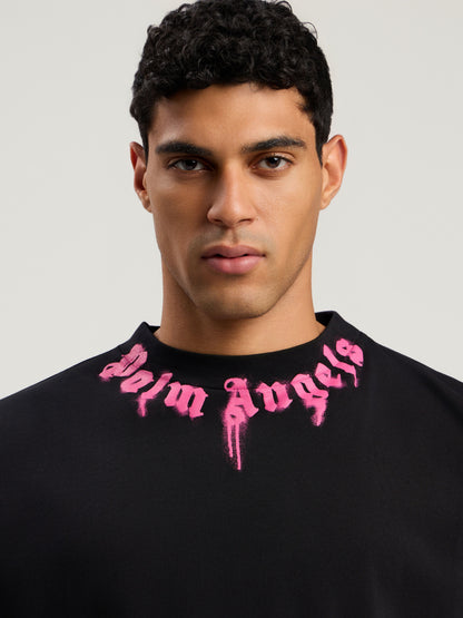 Polera Palm Angels Neck Logo Over Tee Black/Fuchsia