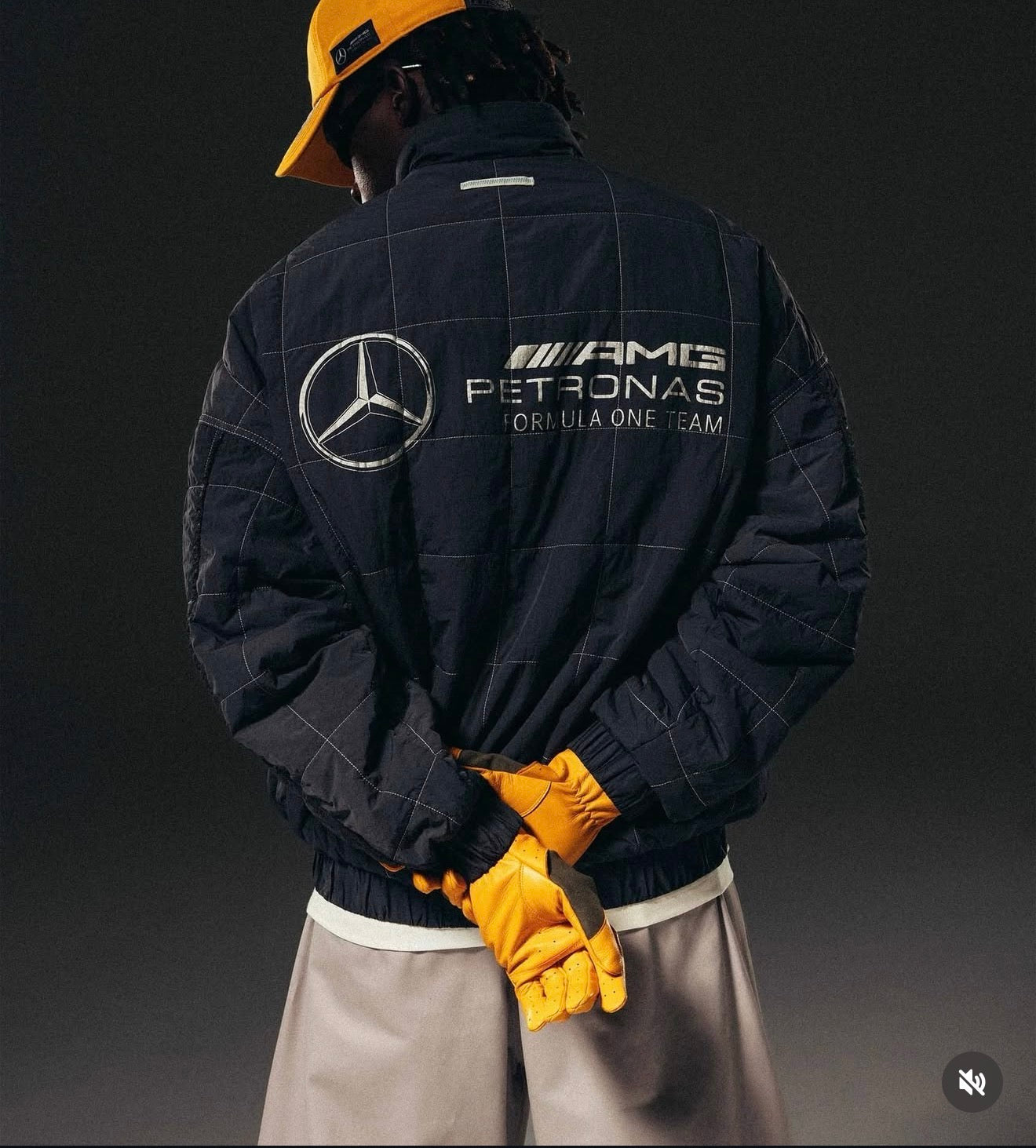 Chaqueta Adidas x Bad Bunny x Mercedes AMG Petronas F1 Grey - L