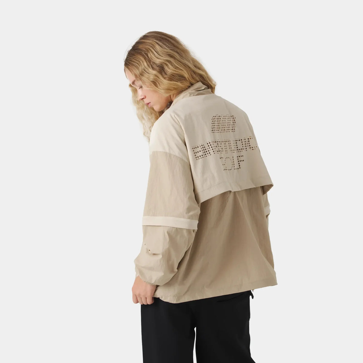 Chaqueta Eme Studios Golf Off Sand Windbreaker