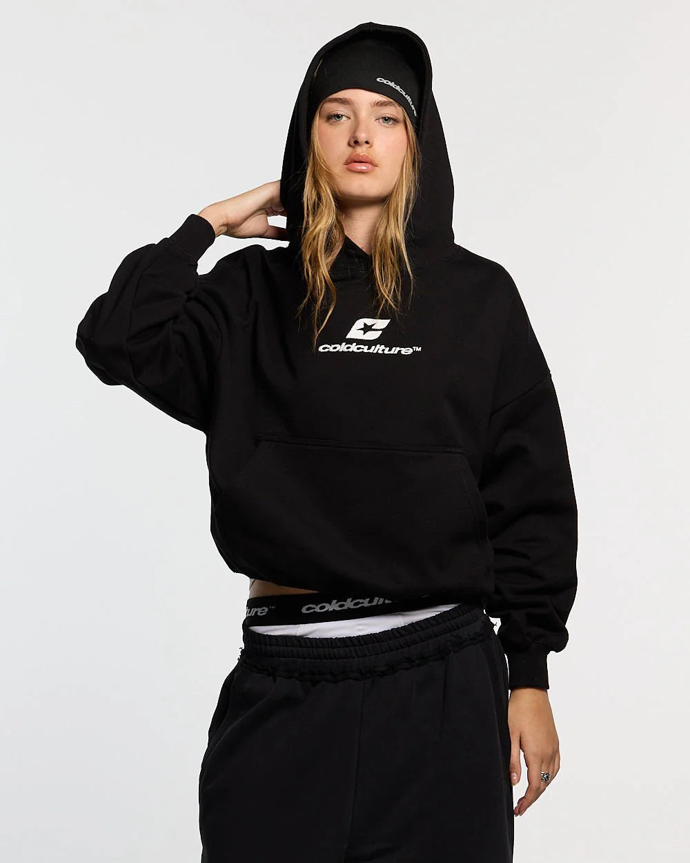 Poleron Cold Culture Curved Hoodie Black