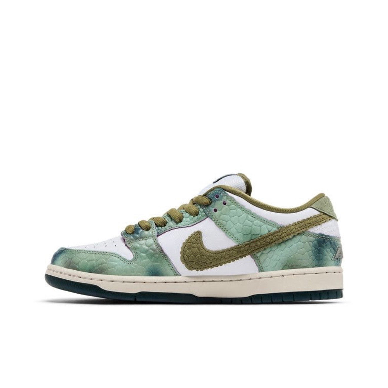 Nike Dunk Low SB x Chameleon Alexis Sablone