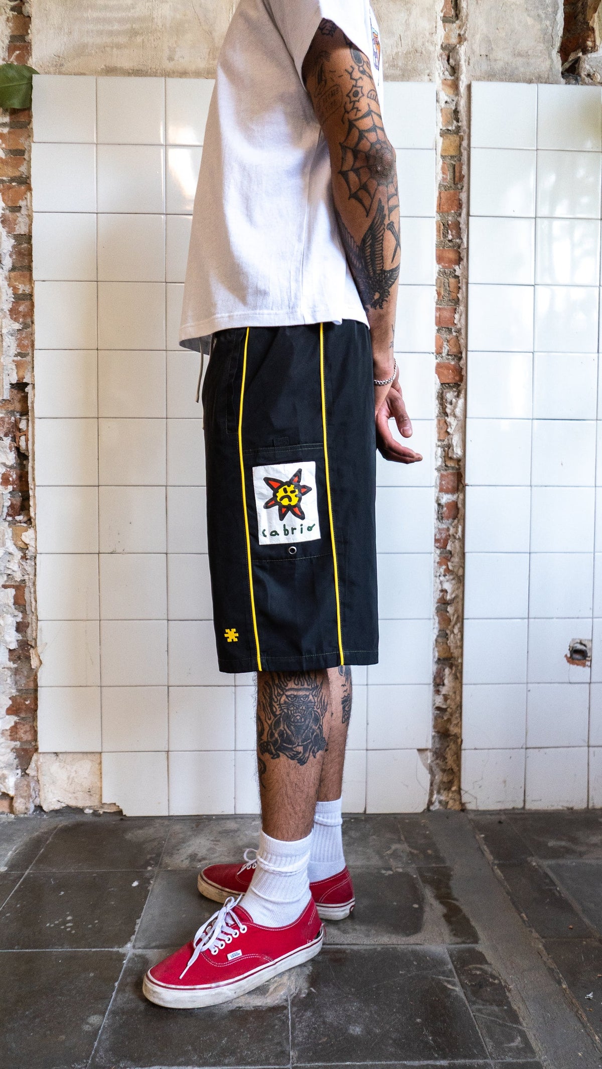 Short Cabrio Peace Black
