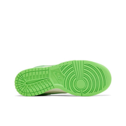 Nike Dunk Low Green Strike (W)