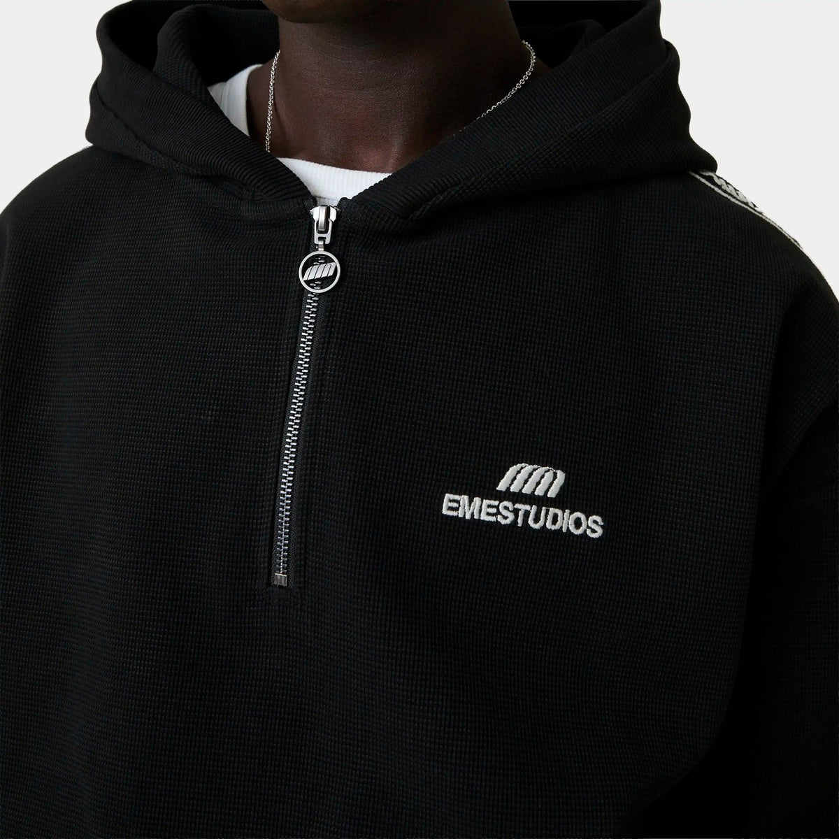 Poleron Eme Studios Puller Black Half Zip