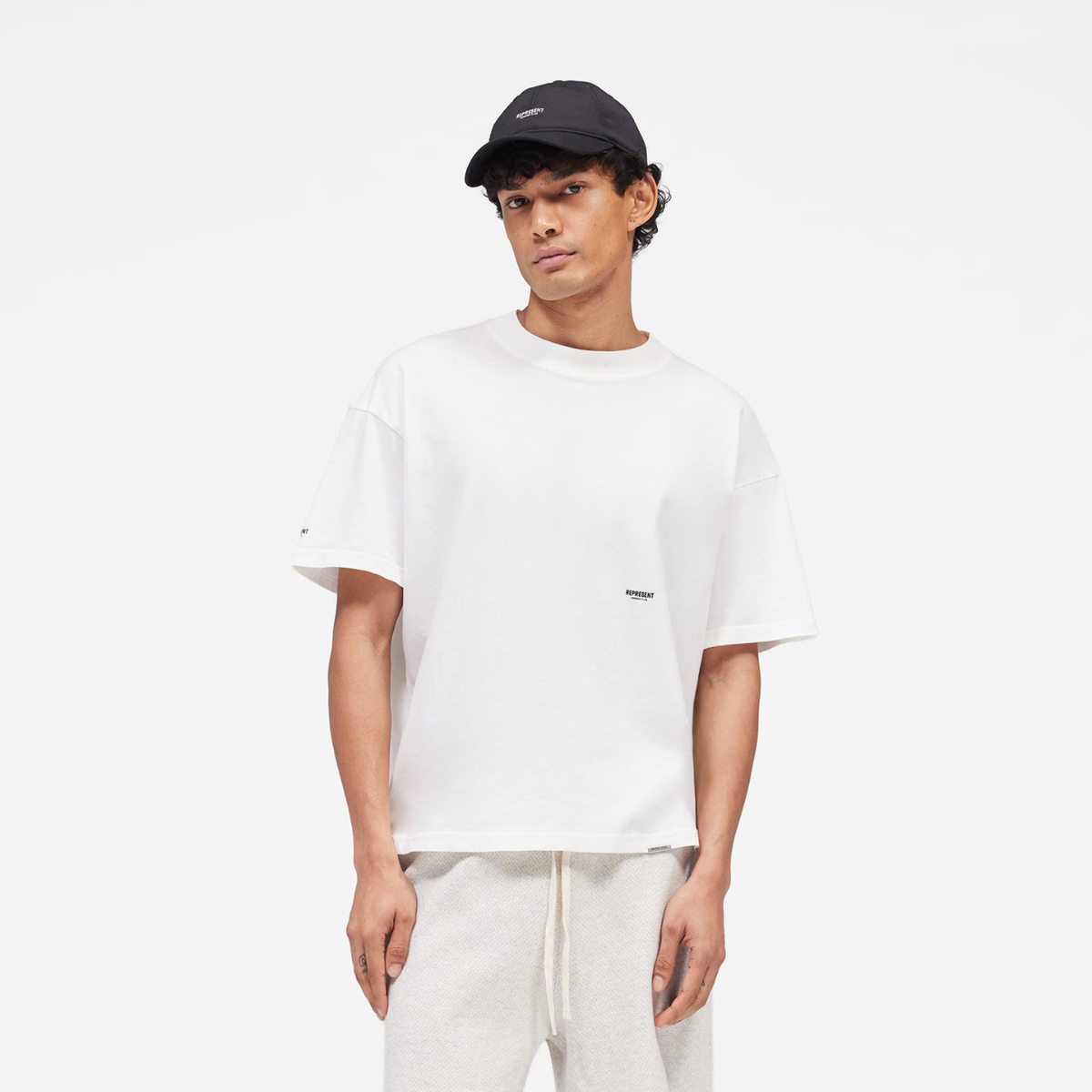 Polera Represent Micro Owners Club Flat White
