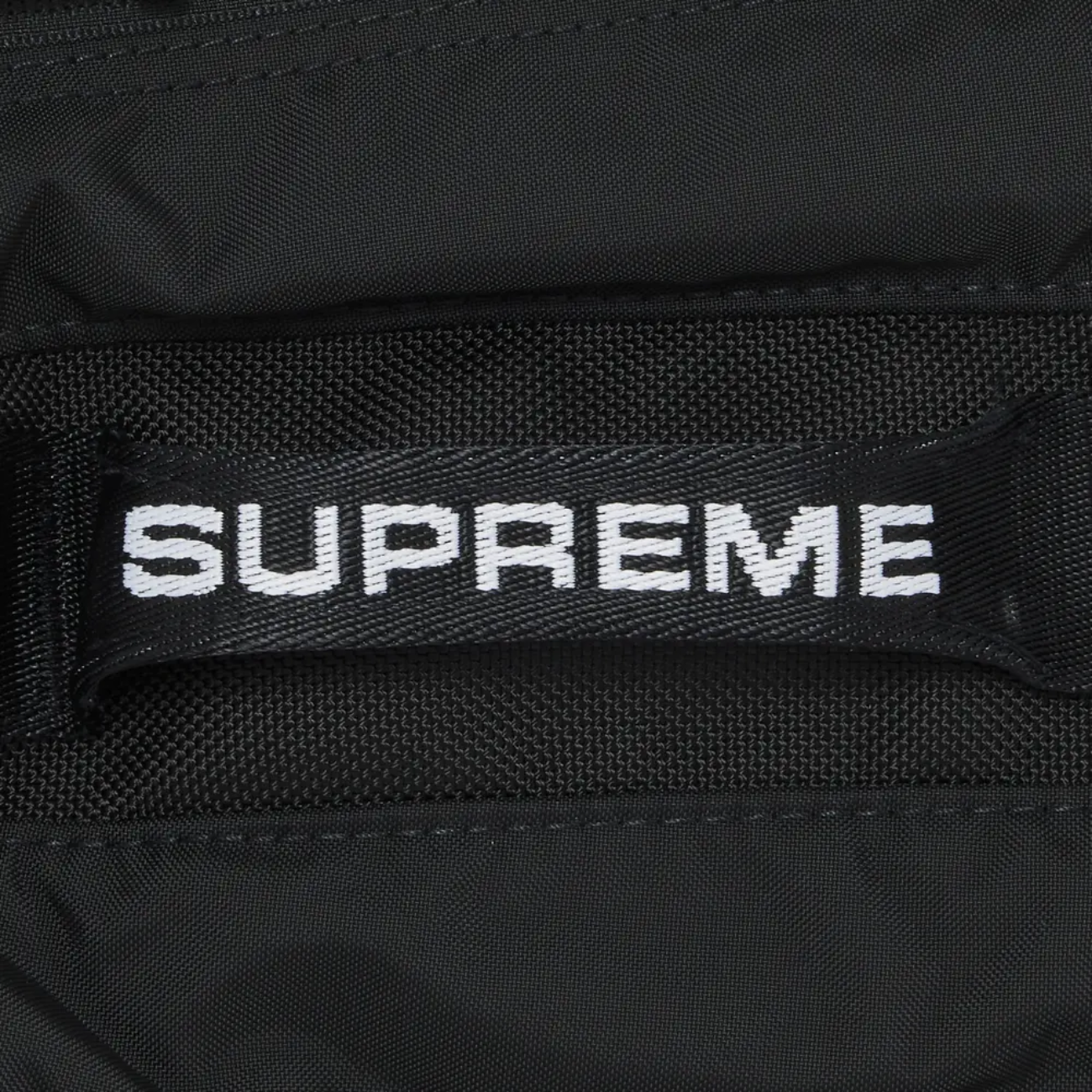 Mochila Supreme Black FW22