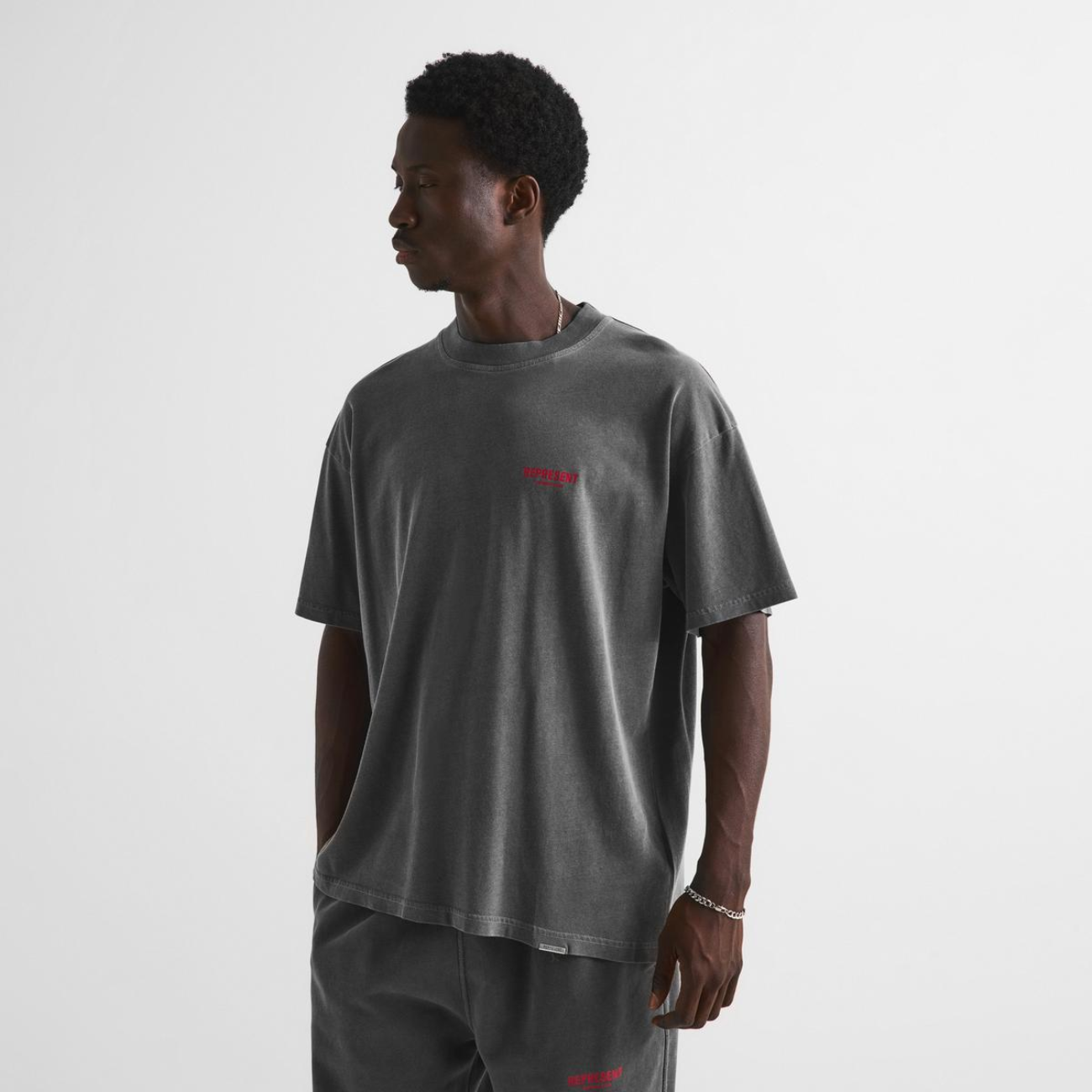 Polera Represent Owners Club Washed Black