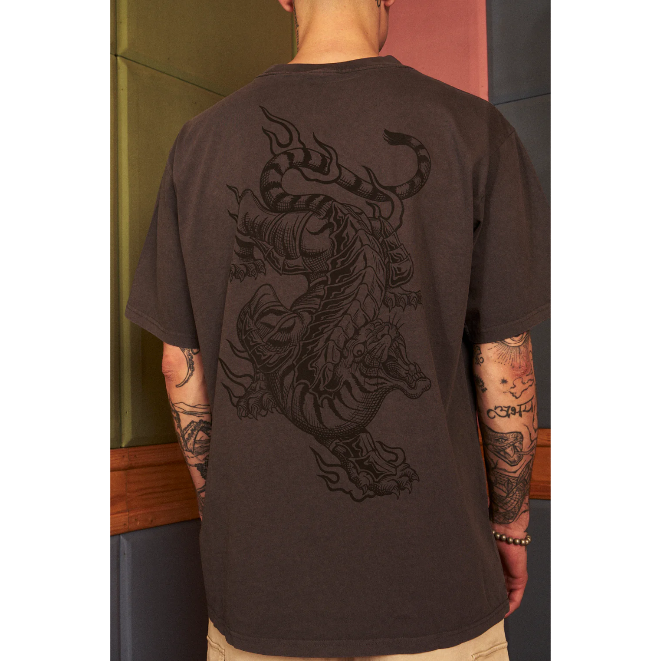 Polera More Amor Burning Tiger Gris